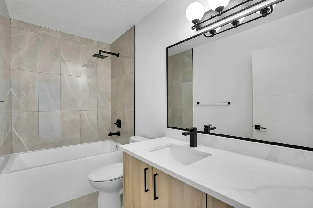 908 Stonehaven Road SW Calgary AB T2W 0P6