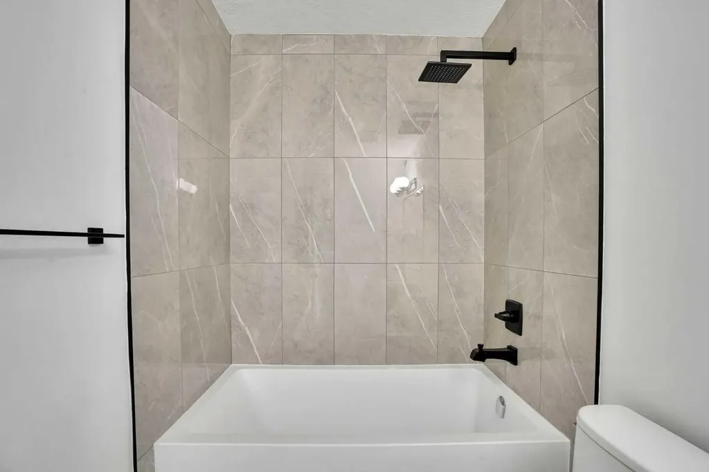 908 Stonehaven Road SW Calgary AB T2W 0P6
