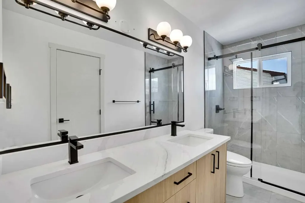 908 Stonehaven Road SW Calgary AB T2W 0P6
