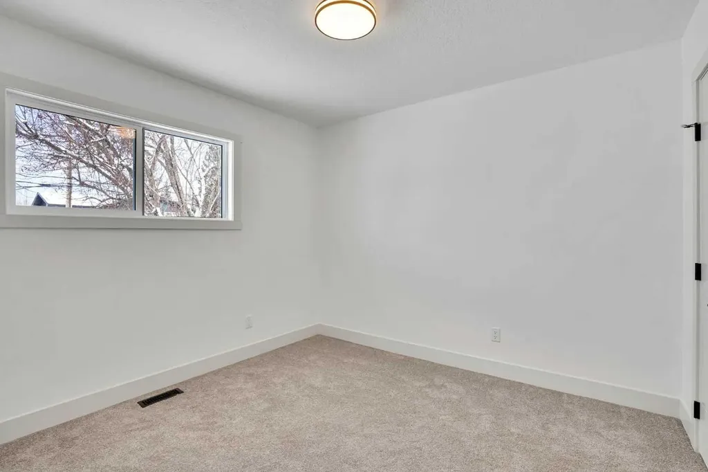908 Stonehaven Road SW Calgary AB T2W 0P6