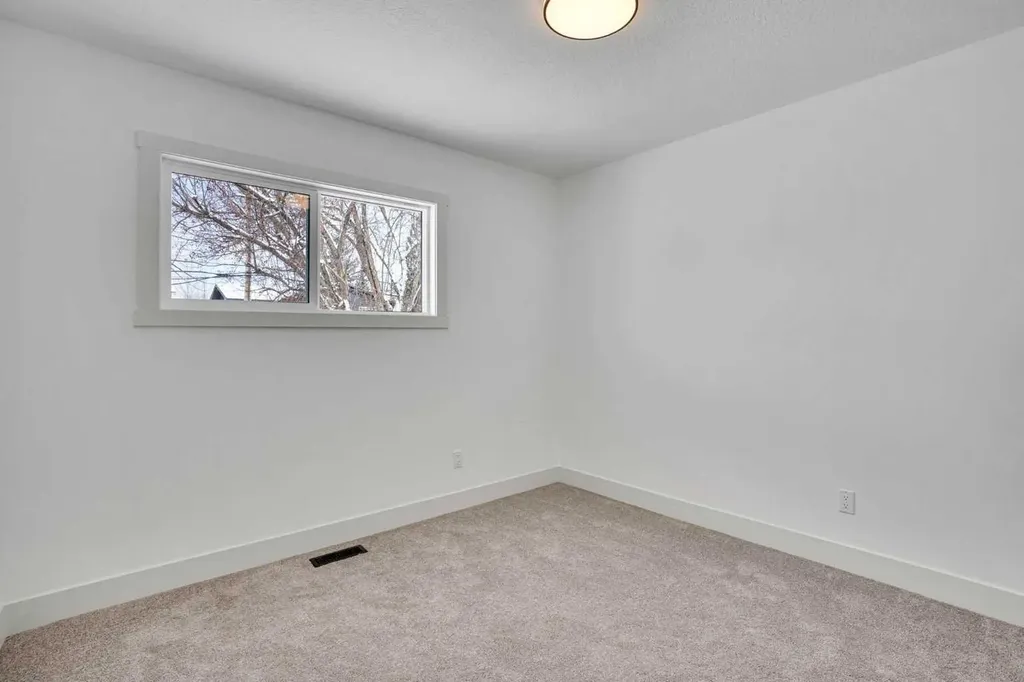 908 Stonehaven Road SW Calgary AB T2W 0P6
