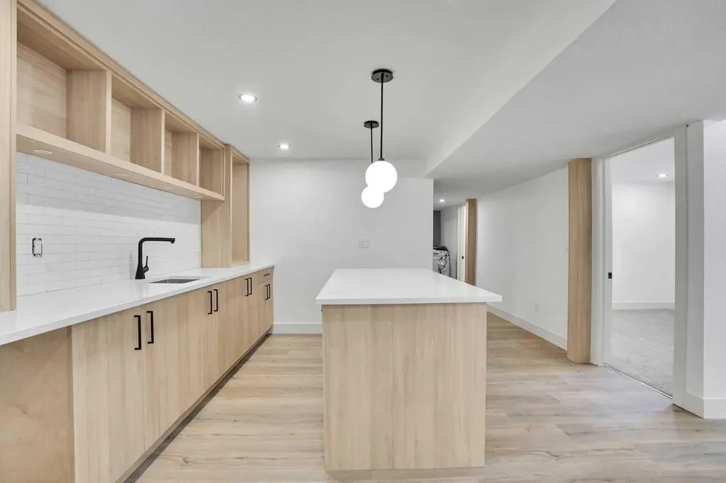 908 Stonehaven Road SW Calgary AB T2W 0P6