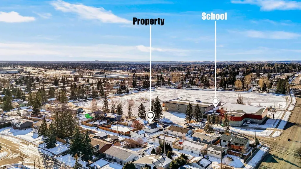 908 Stonehaven Road SW Calgary AB T2W 0P6