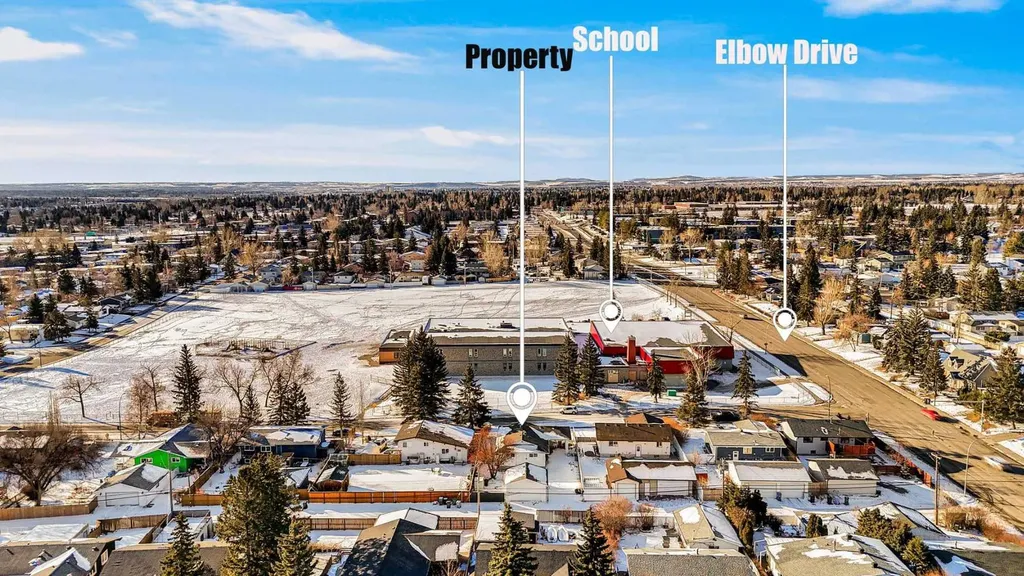 908 Stonehaven Road SW Calgary AB T2W 0P6
