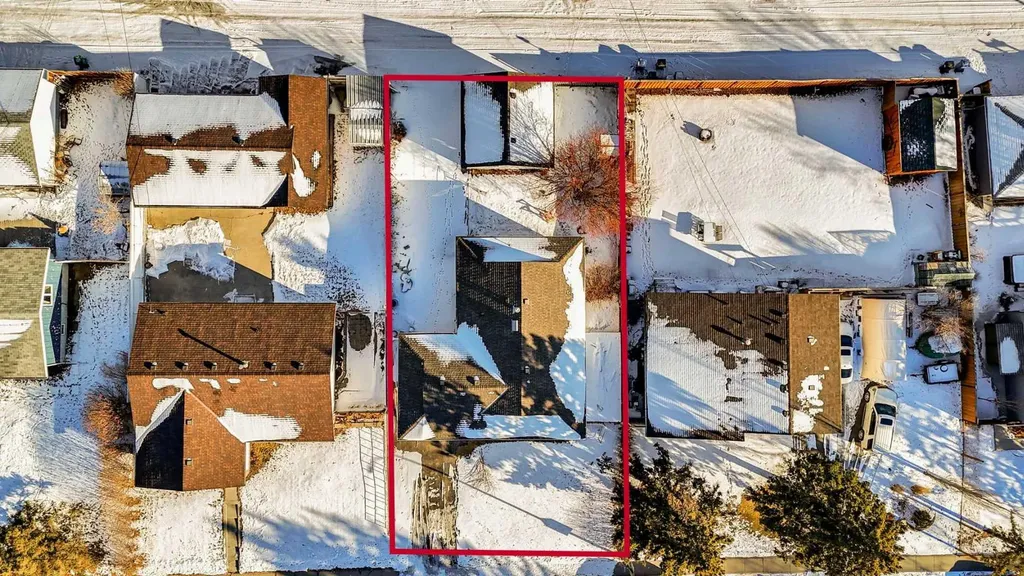 908 Stonehaven Road SW Calgary AB T2W 0P6