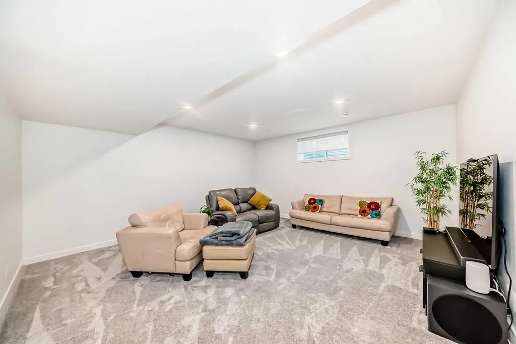568 Grayling Bend Rural Rocky View County AB T3Z 0H6