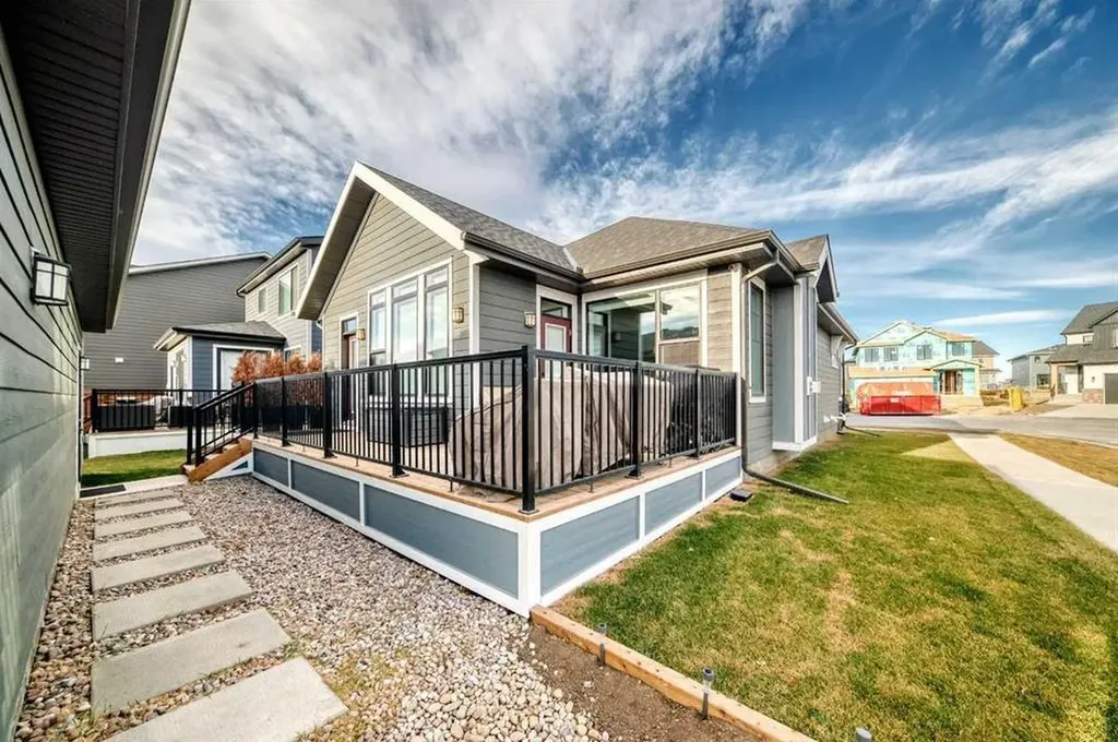 568 Grayling Bend Rural Rocky View County AB T3Z 0H6