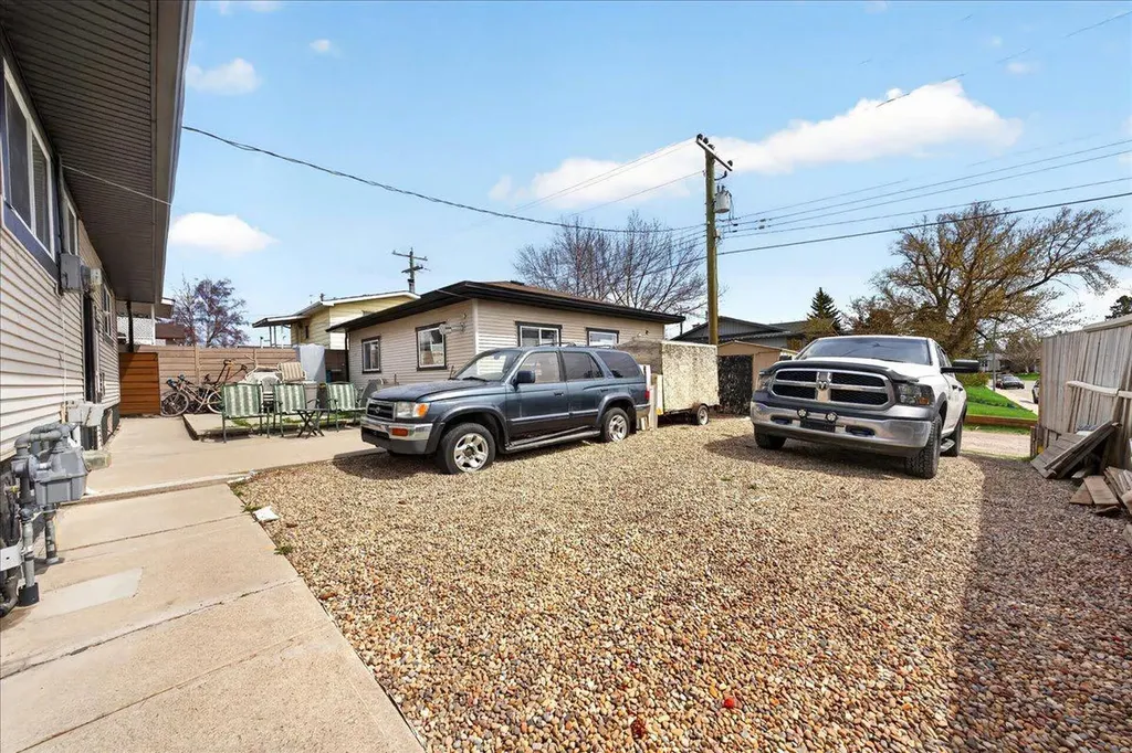 3620 28 Street SE Calgary AB T2B 2H9