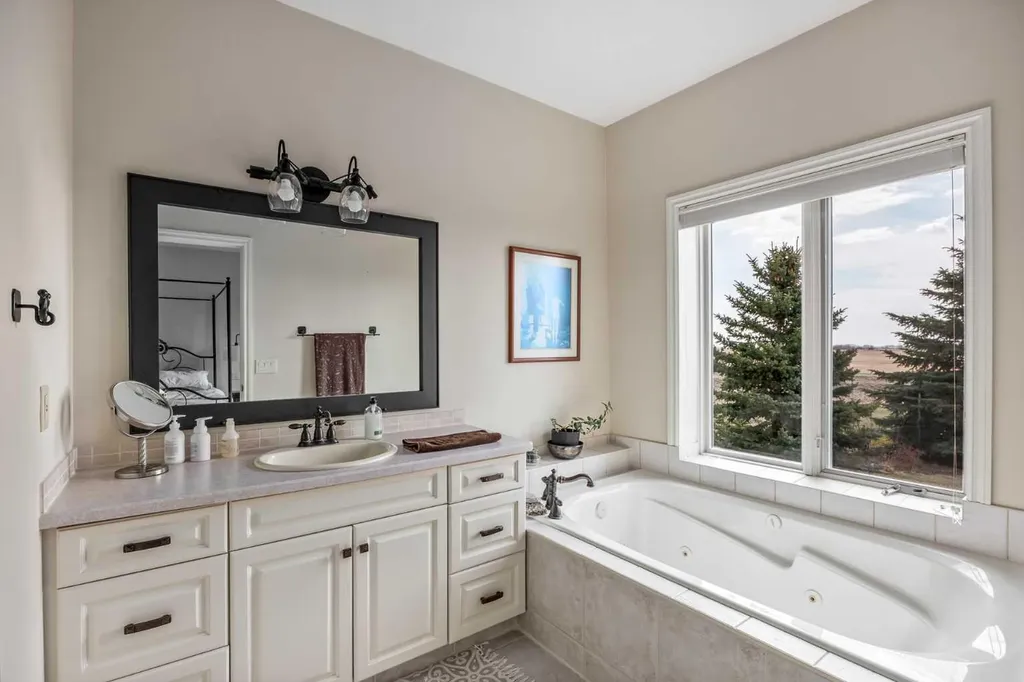 262039 Township Road 224 Rural Wheatland County AB T0J 0M0