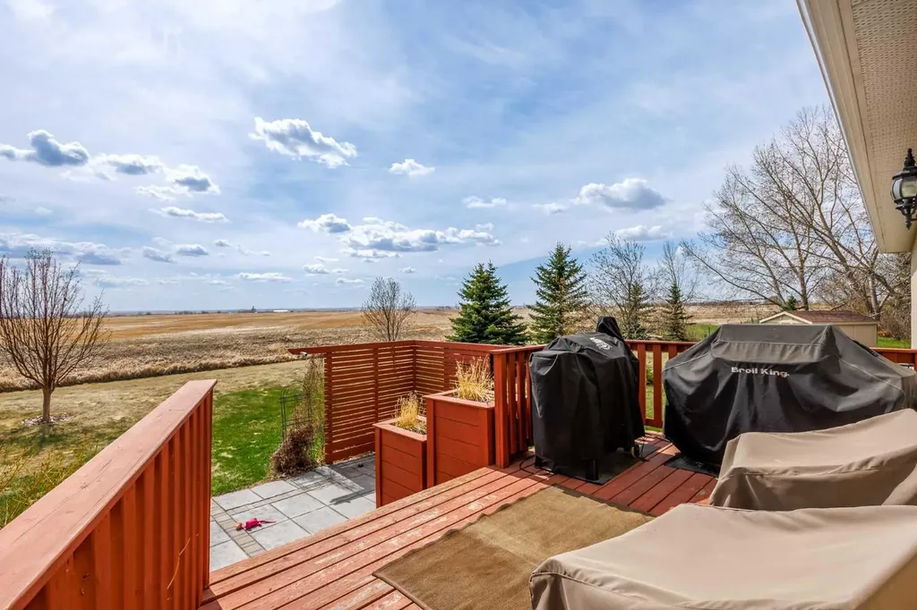 262039 Township Road 224 Rural Wheatland County AB T0J 0M0