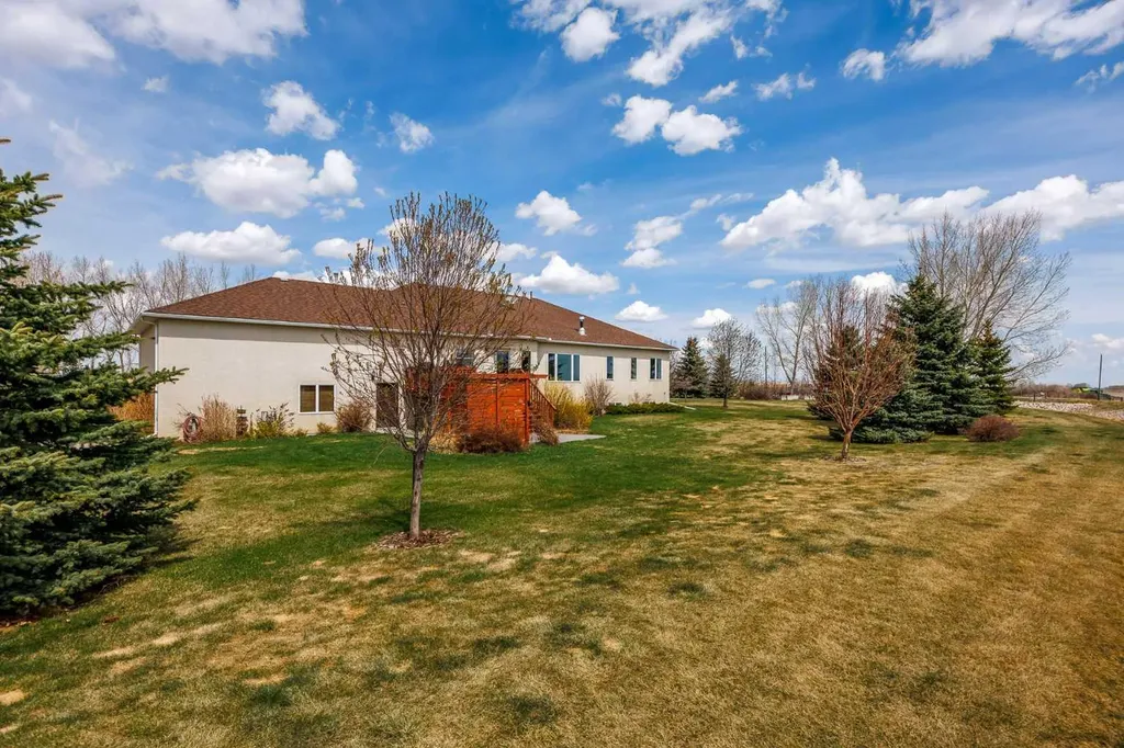 262039 Township Road 224 Rural Wheatland County AB T0J 0M0
