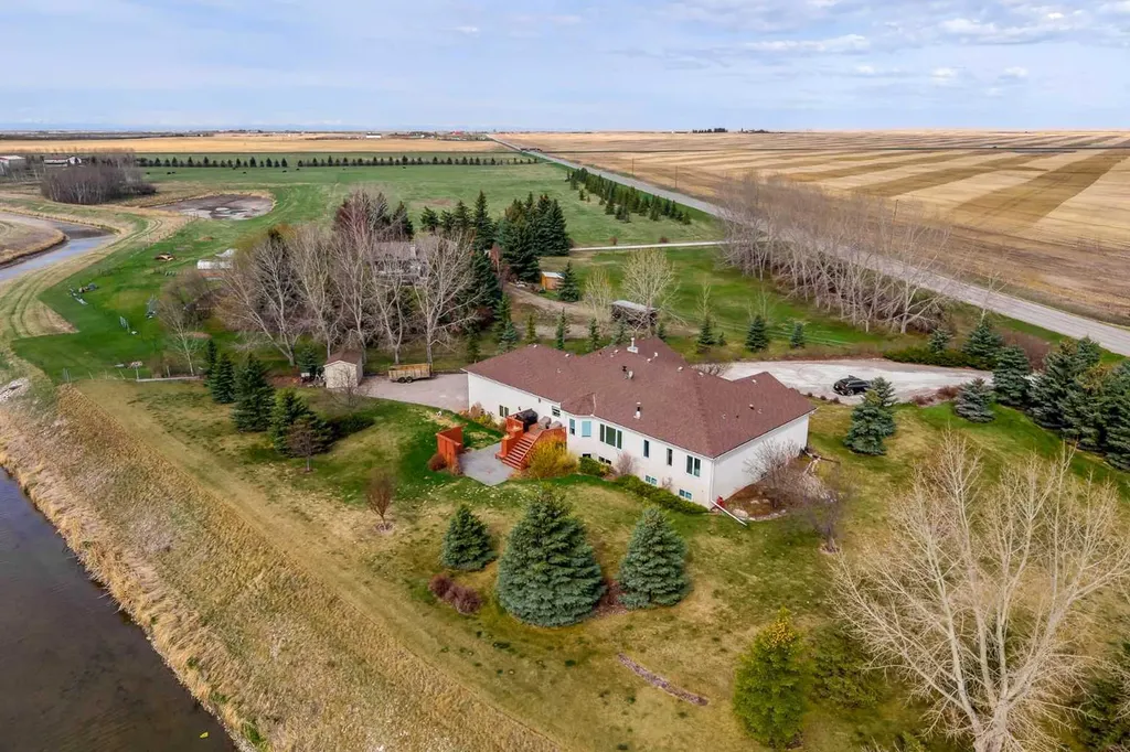 262039 Township Road 224 Rural Wheatland County AB T0J 0M0