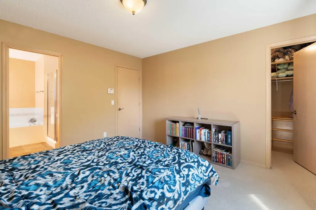 113 Sierra Vista Terrace SW Calgary AB T3H 3C4