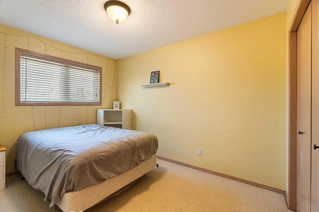 113 Sierra Vista Terrace SW Calgary AB T3H 3C4
