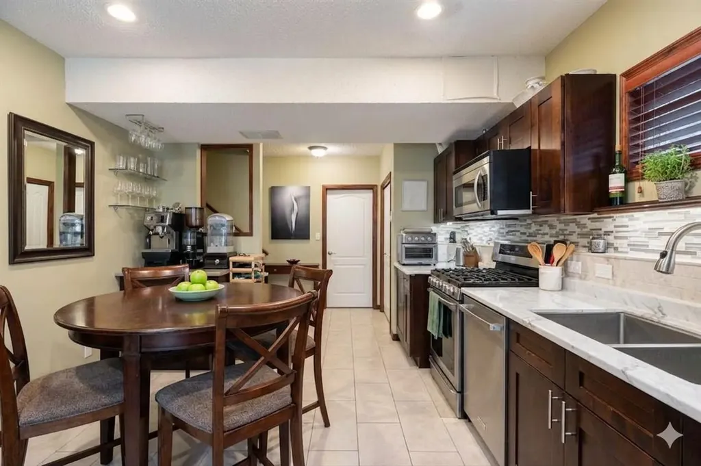 113 Sierra Vista Terrace SW Calgary AB T3H 3C4