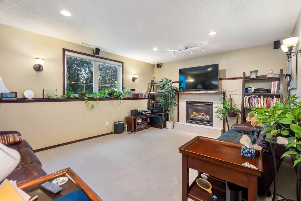 113 Sierra Vista Terrace SW Calgary AB T3H 3C4