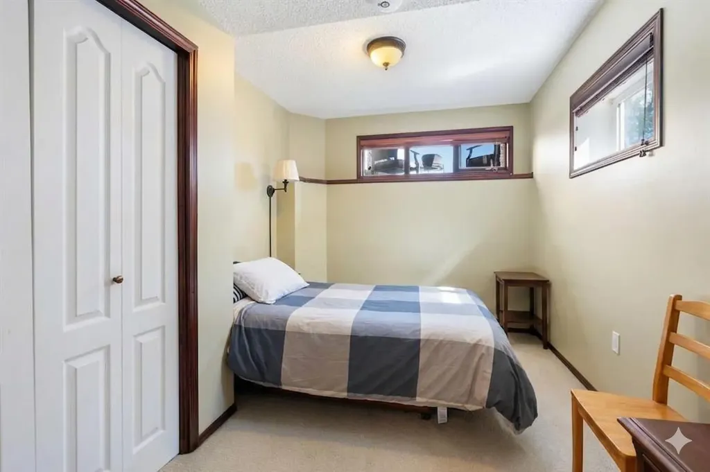 113 Sierra Vista Terrace SW Calgary AB T3H 3C4