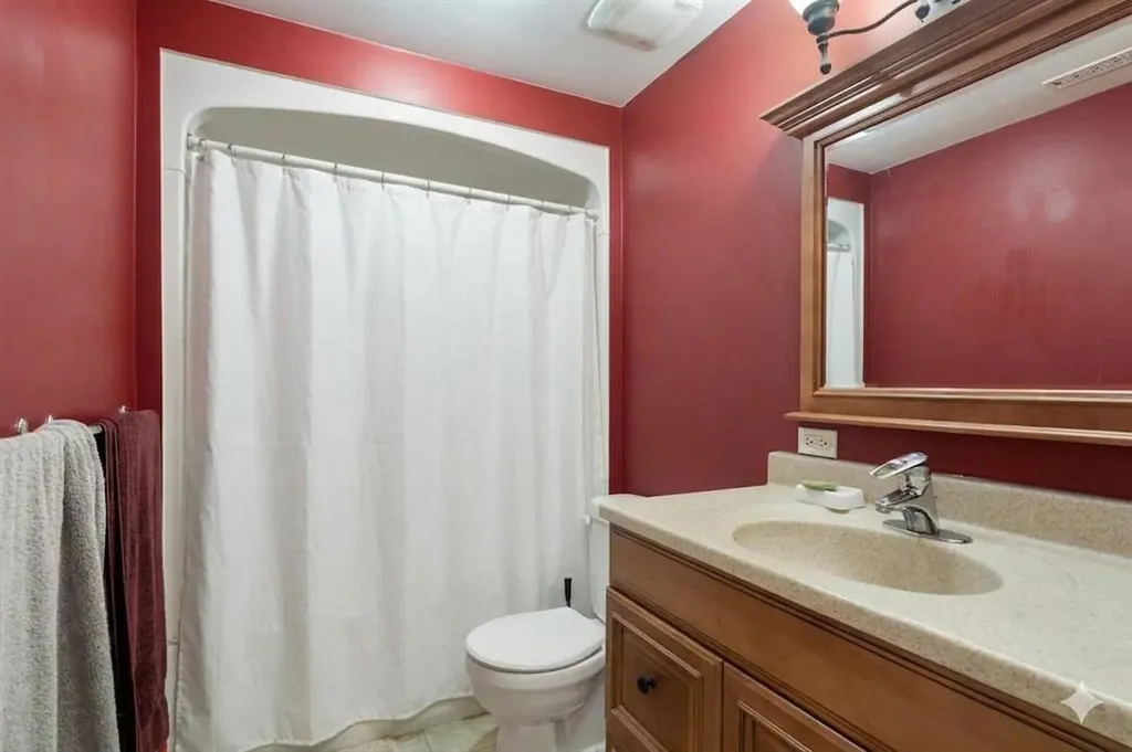 113 Sierra Vista Terrace SW Calgary AB T3H 3C4