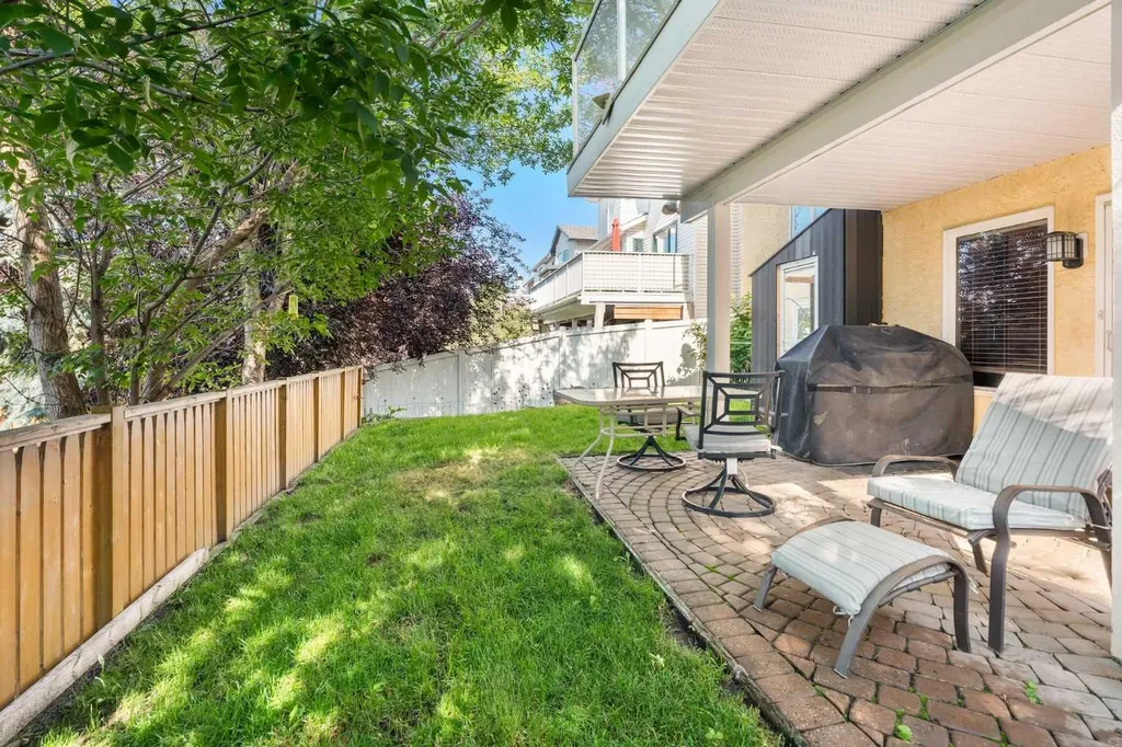 113 Sierra Vista Terrace SW Calgary AB T3H 3C4