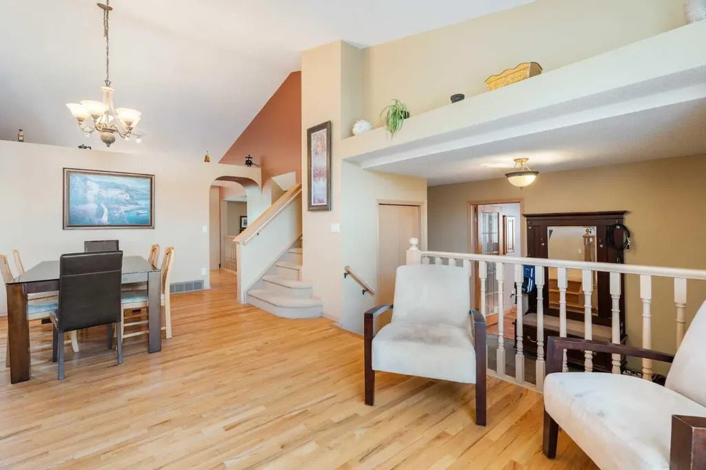 113 Sierra Vista Terrace SW Calgary AB T3H 3C4