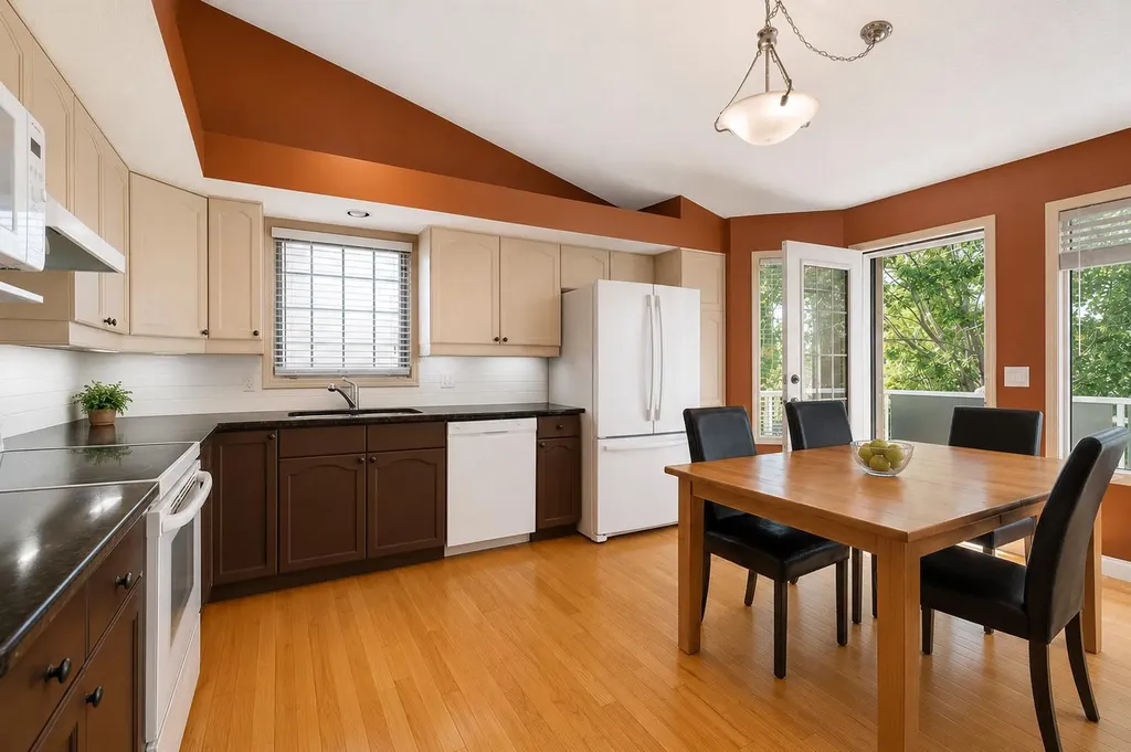 113 Sierra Vista Terrace SW Calgary AB T3H 3C4