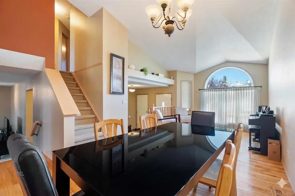 113 Sierra Vista Terrace SW Calgary AB T3H 3C4