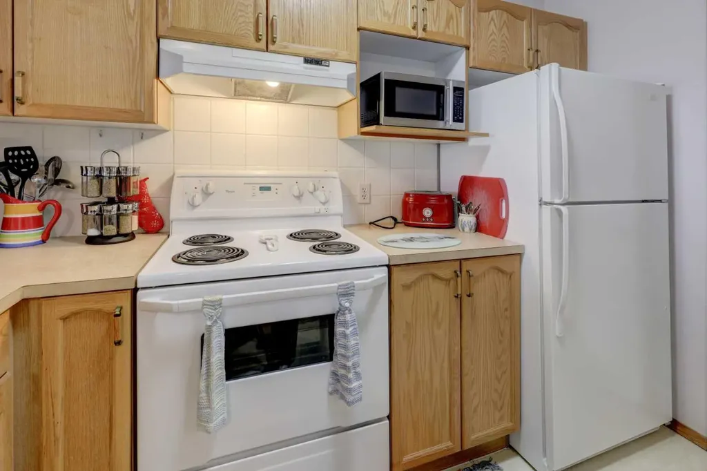 950 Arbour Lake Road NW Calgary AB T3G 5B3
