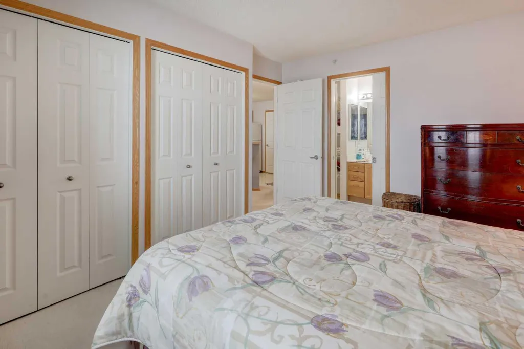 950 Arbour Lake Road NW Calgary AB T3G 5B3