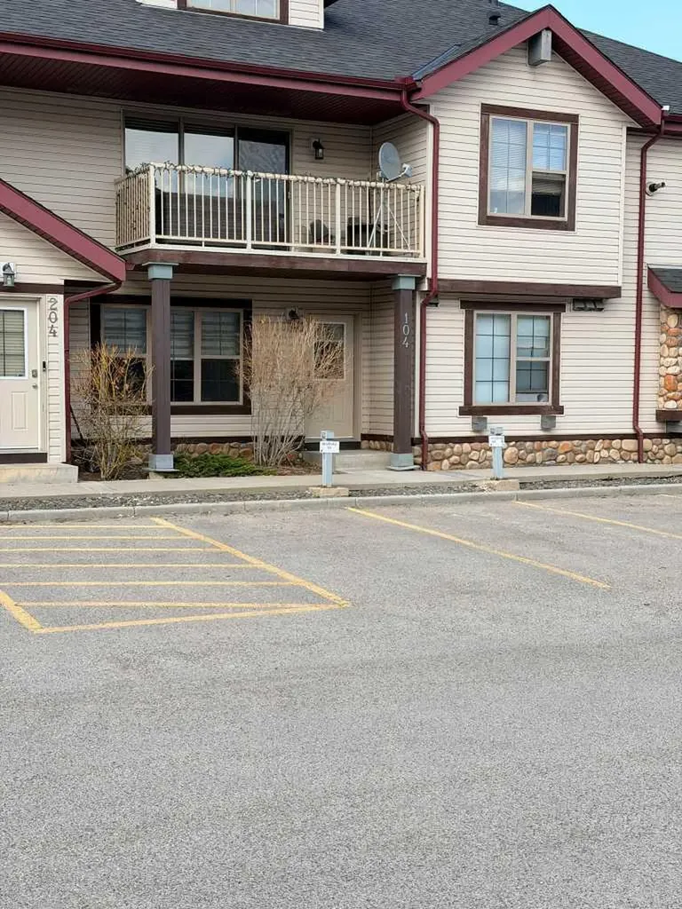 4 Everridge Square SW Calgary AB T2Y 5G9