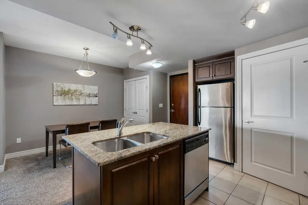 910 5 Avenue SW Calgary AB T2P 0C3