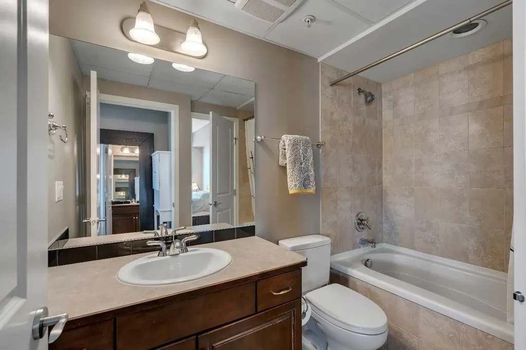 910 5 Avenue SW Calgary AB T2P 0C3