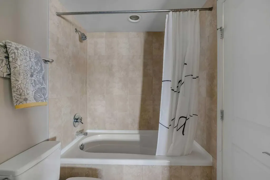 910 5 Avenue SW Calgary AB T2P 0C3