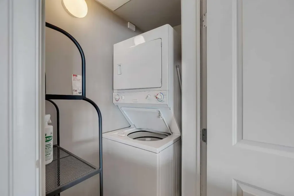 910 5 Avenue SW Calgary AB T2P 0C3