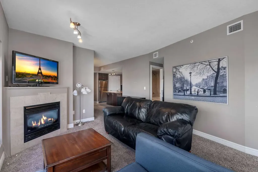 910 5 Avenue SW Calgary AB T2P 0C3