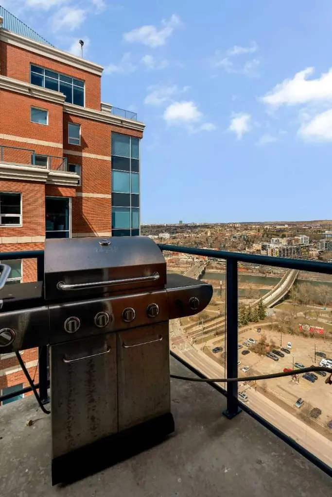 910 5 Avenue SW Calgary AB T2P 0C3