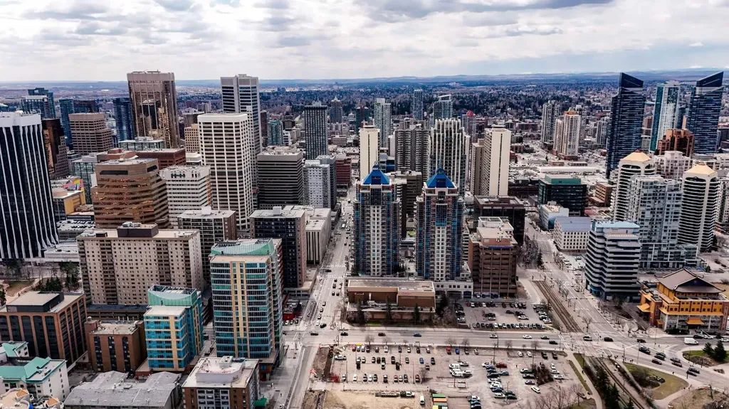 910 5 Avenue SW Calgary AB T2P 0C3