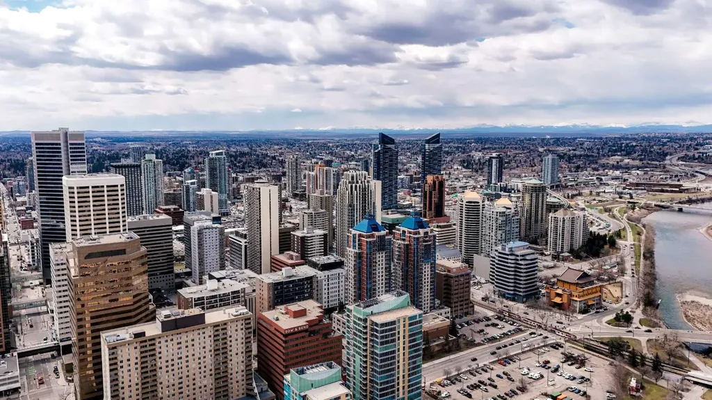 910 5 Avenue SW Calgary AB T2P 0C3