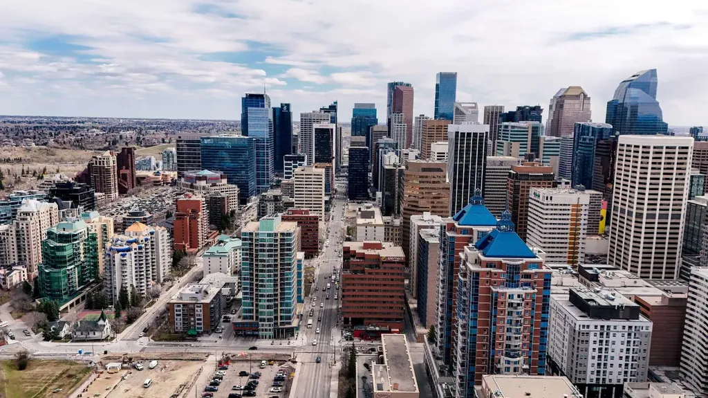 910 5 Avenue SW Calgary AB T2P 0C3