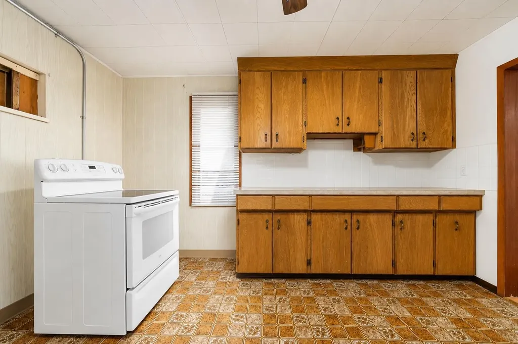 5103 41 Avenue Taber AB T1G 1B2