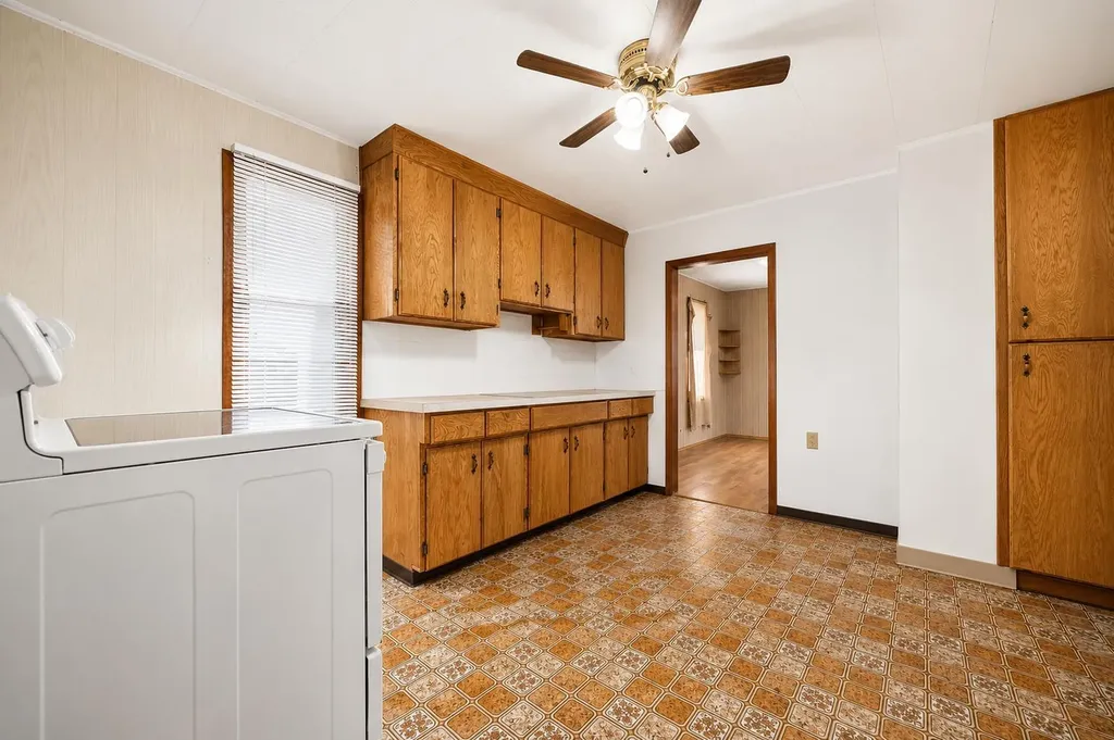 5103 41 Avenue Taber AB T1G 1B2