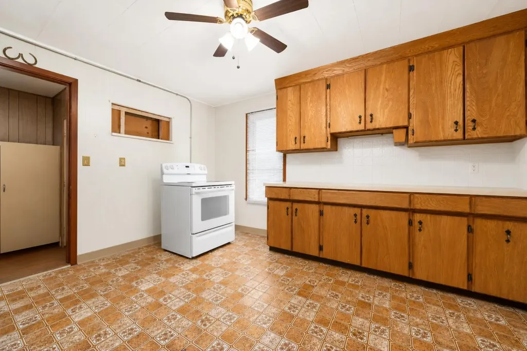 5103 41 Avenue Taber AB T1G 1B2