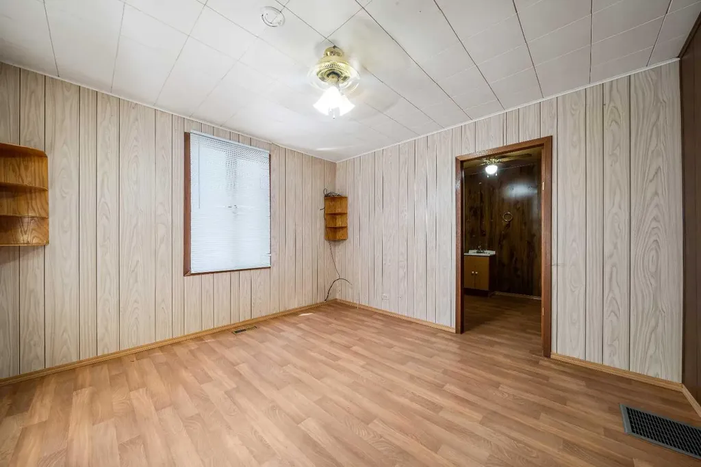 5103 41 Avenue Taber AB T1G 1B2