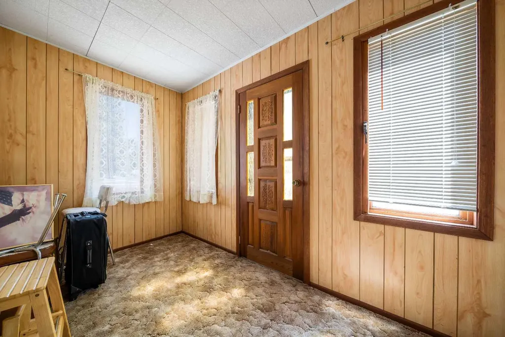 5103 41 Avenue Taber AB T1G 1B2
