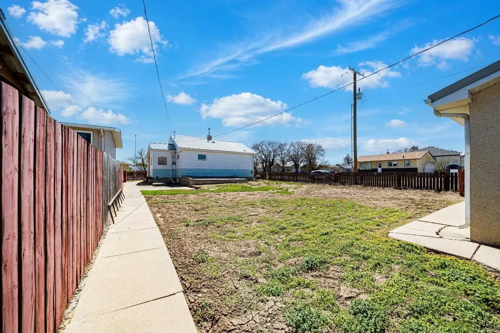 5103 41 Avenue Taber AB T1G 1B2