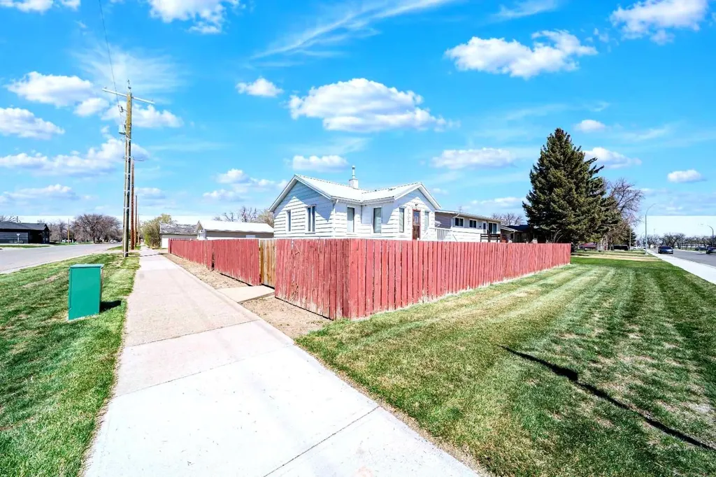 5103 41 Avenue Taber AB T1G 1B2