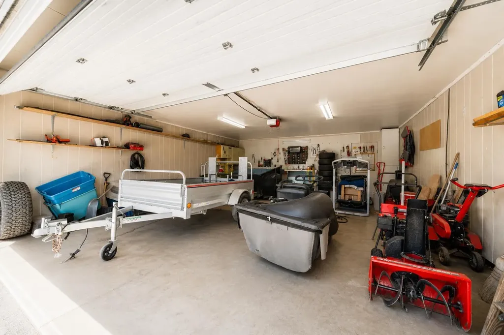 5103 41 Avenue Taber AB T1G 1B2