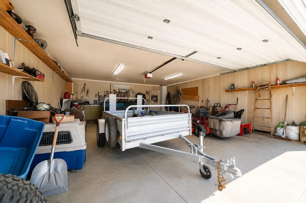 5103 41 Avenue Taber AB T1G 1B2