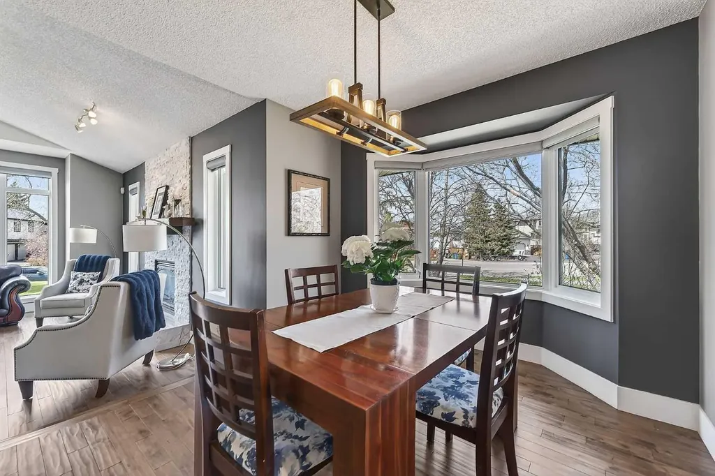756 East Chestermere Drive Chestermere AB T1X 1A6