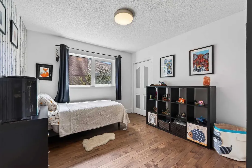 756 East Chestermere Drive Chestermere AB T1X 1A6