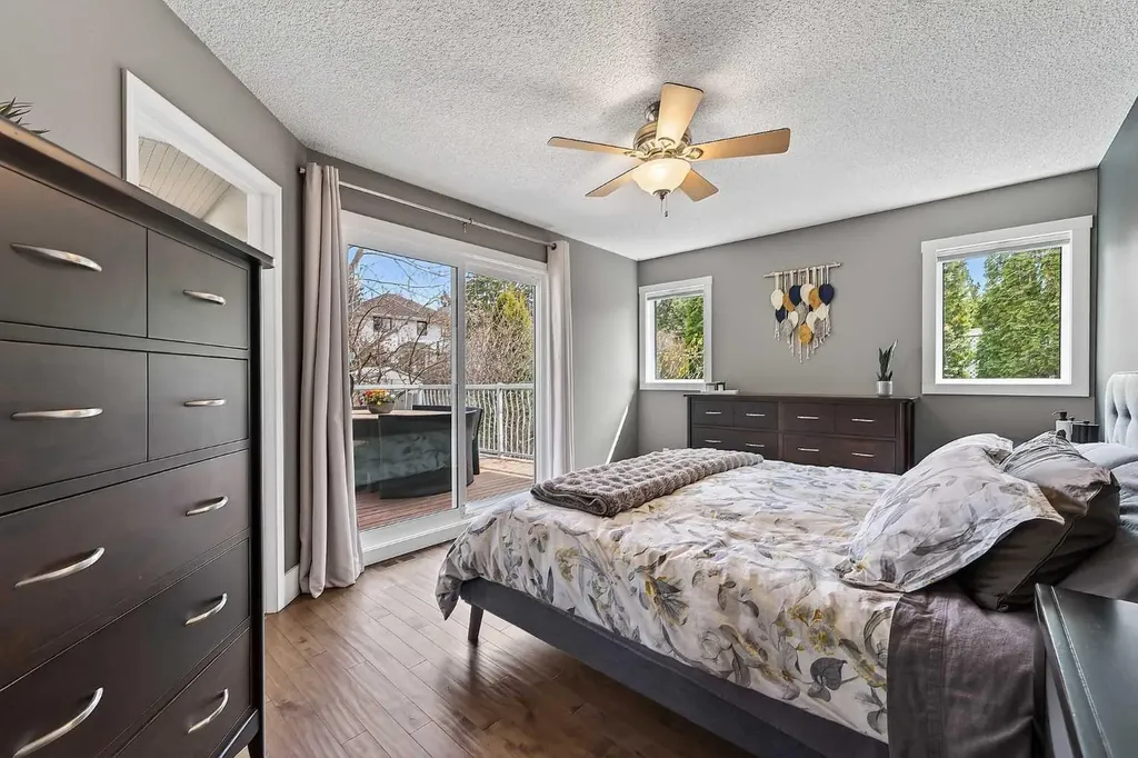756 East Chestermere Drive Chestermere AB T1X 1A6